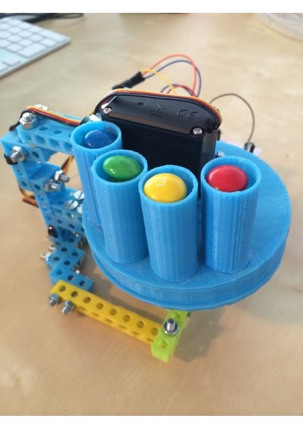 Otomatik Hap Dağıtıcı (Sadece Plastik Aparattır) 3D
