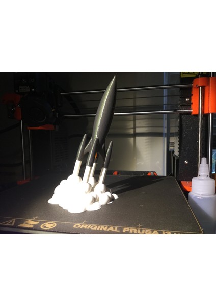Tüylü Kırmızı Roket (Sadece Plastik Aparattır!!!) 3D