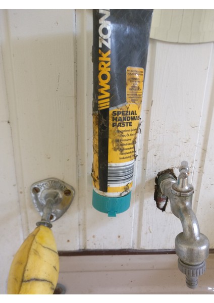 Duvara Monte Tüp Dağıtıcı (Sadece Plastik Aparattır!!!) 3D fiyatları