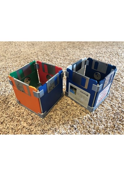 3.5 Disket Kutusu (Sadece Plastik Aparattır!!!) 3D