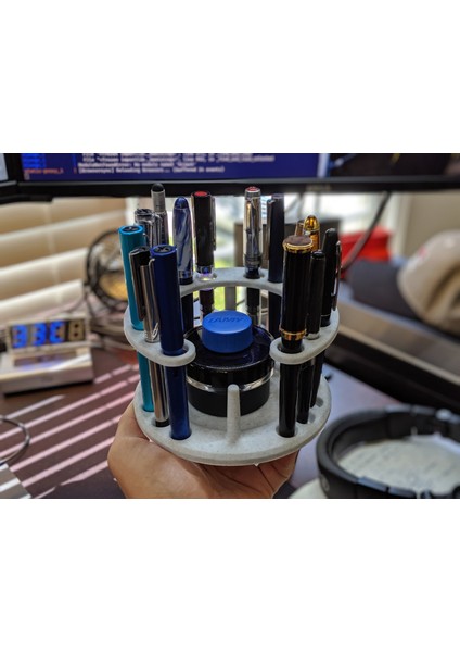 At Nalı Kalem Tutucu (Sadece Plastik Aparattır!!!) 3D modelleri