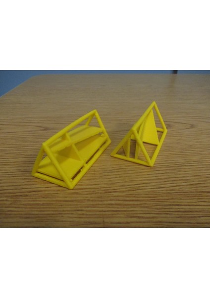 Üçgen Prizmanın Kesitleri (Sadece Plastik Aparattır!!!) 3D