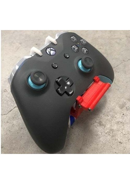 Xbox One Denetleyici Tutucu V2 (Sadece Plastik Aparattır!!!) 3D