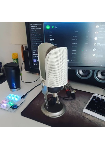 Mavi Yeti Mikrofon Ses Stepener ve Pop Filtresi (Sadece Plastik Aparattır!!!) 3D fiyatları