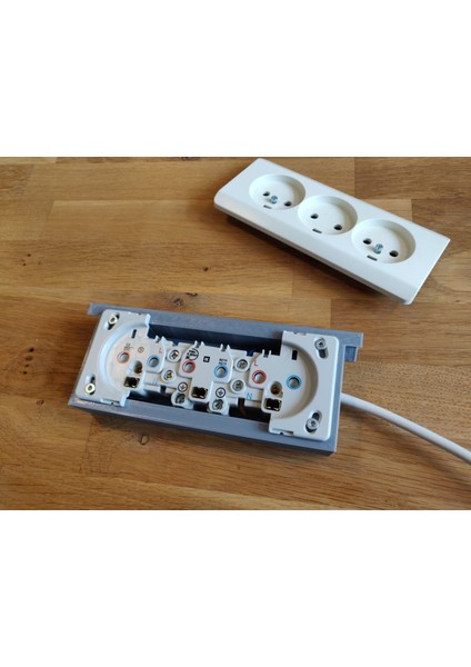 Lk Opus Montaj Kutusu (Sadece Plastik Aparattır!!!) 3D