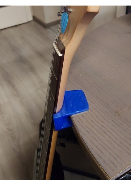 Gitarınız Için Kelepçe Tutucu (Sadece Plastik Aparattır!!!) 3D fiyatları