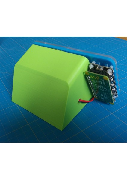 Pimeloni Korsan Radyo Hoparlör Modu (Plastik Aparattır!!!) 3D modelleri