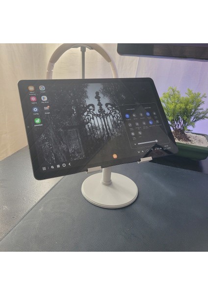 Minimalist Bir Tablet Tutucu (Sadece Plastik Aparattır!!!) 3D