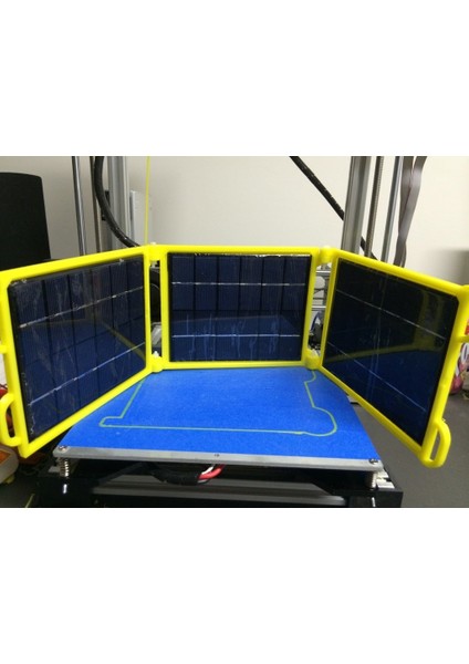 Katlanabilir Güneş Paneli - 136 x 100 (Plastik Aparattır!!!) 3D