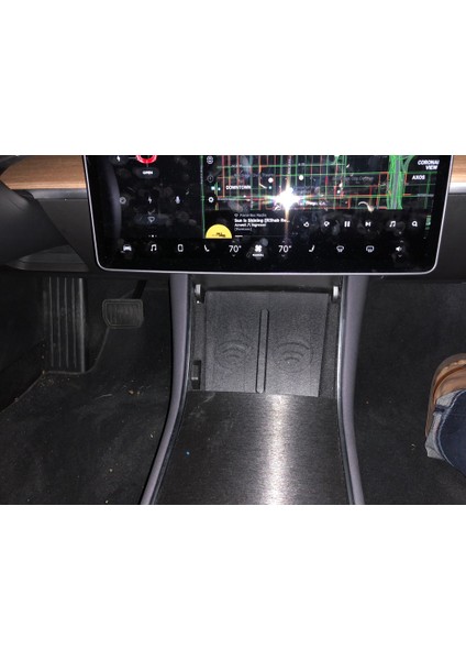 Qi Kablosuz Şarj Cihazları Için Tesla Model 3 Çift Kablosuz Şarj Pedi (Sadece Plastik Aparattır!!!) 3D