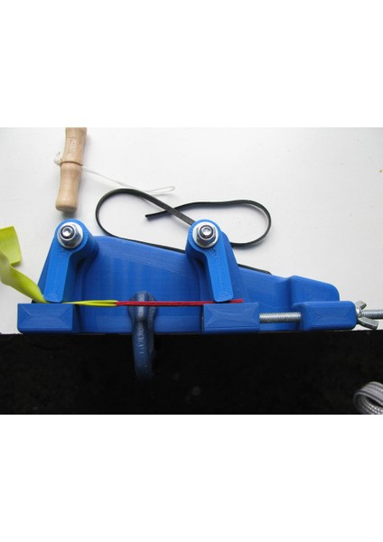 Slingshot Band Bağlama Jig - 2 Kelepçe (Sadece Plastik Aparattır!!!) 3D