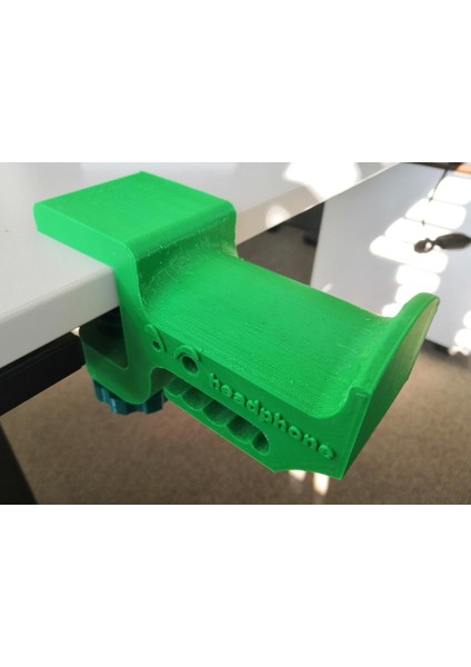 Güçlendirilmiş Kulaklık Tutucu (Sadece Plastik Aparattır) 3D