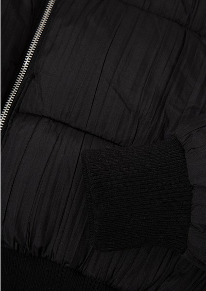 Dik Yaka Siyah Crop Şişme Mont 1110482-900