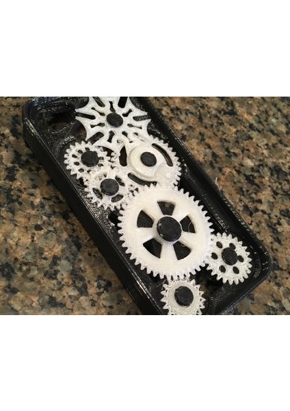 Cenevre Mekanizması ile iPhone 5 Dişli Kılıfı (Sadece Plastik Aparattır) 3D modelleri