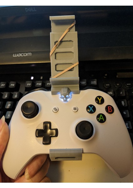 Kafatası ile Xbox One Kumanda Telefon Bağlantısı Remiksi (Sadece Plastik Aparattır!!!) 3D modelleri