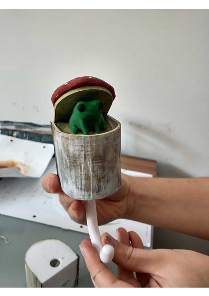 Fred The Frog Pop Up Anahtar Tutucu (Sadece Plastik Aparattır!!!) 3D