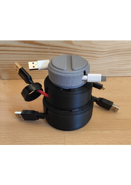 USB Kablo Makarası Istiflenebilir (Sadece Plastik Aparattır!!!) 3D modelleri