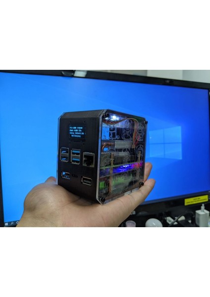 Ups ile Raspberry Pi 3b Masaüstü Kutusu (Sadece Plastik Aparattır) 3D