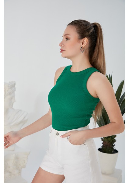 Yeşil Zargo Model Fitted/vücuda Oturan Geniş Biyeli Halter Yaka Fitilli Esnek Örme Crop Bluz