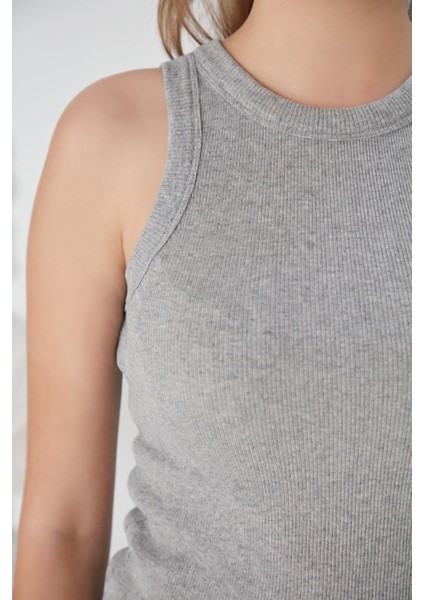 Gri Zargo Model Fitted/vücuda Oturan Geniş Biyeli Halter Yaka Fitilli Esnek Örme Crop Bluz