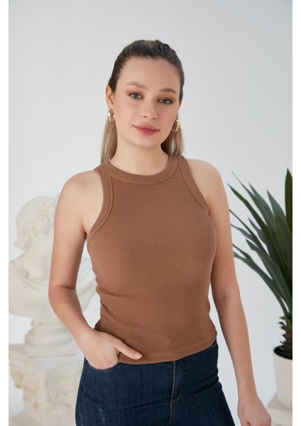 Bej Zargo Model Fitted/vücuda Oturan Geniş Biyeli Halter Yaka Fitilli Esnek Örme Crop Bluz modelleri