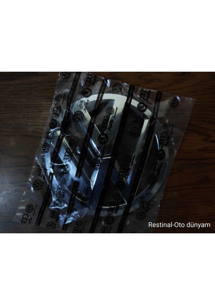 “vw Golf 7 (2012-2019) 5g0 853 601 Klipsli Krom Logo Ön Panjur Arması” modelleri