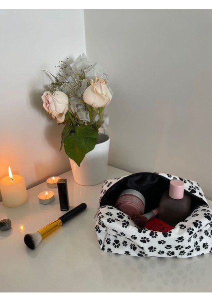 Büyük Boy Kedi Pati Desenli Makyaj ve Kozmetik Çantası, Beyaz Renk fırsatları