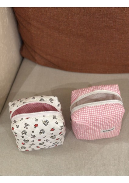 Renkli 2'li Küçük Makyaj Çantası, Kırmızı Çilek ve Pembe Kare Desenli Set