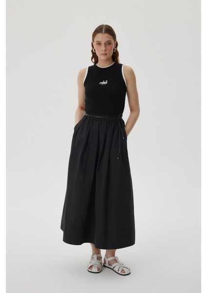 Nakışlı Biye Detaylı Kolsuz Body fiyatları