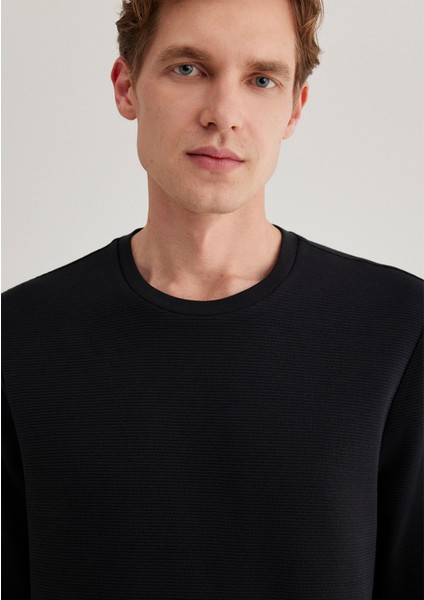 Uzun Kollu Dokulu Siyah Tişört 064622-21842