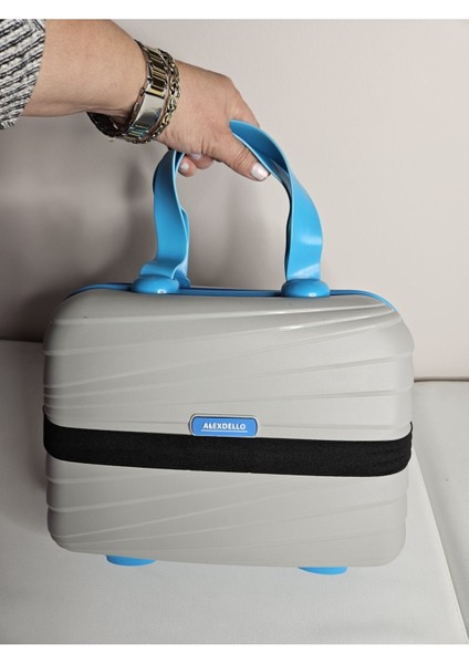 Gri Makyaj ve Seyahat Çantası, Şık ve Kullanışlı Tasarım