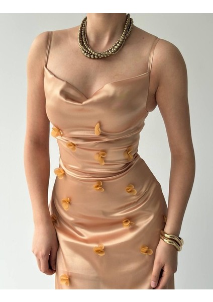 Dora Çiçek Detaylı Elbise