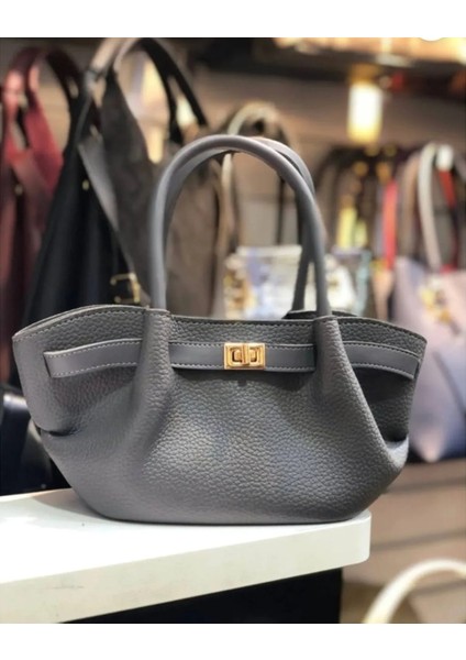 Gri Kilit Detaylı Büzgülü Mini Kadın El ve Omuz Çantası