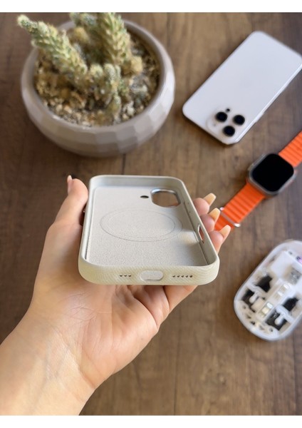 iPhone 16 Uyumlu Kadife Yüzeyli Magsafe Uyumlu Premium Kılıf SOOCASE691