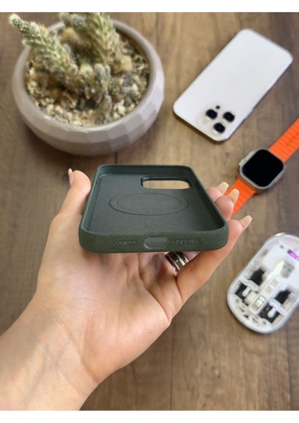 iPhone 13 Pro Max Uyumlu Kadife Yüzeyli Magsafe Uyumlu Premium Kılıf SOOCASE691 fırsatları