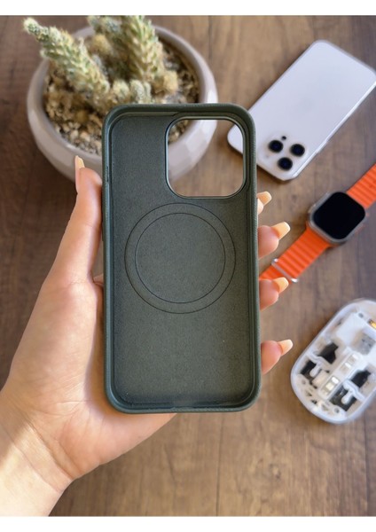 iPhone 13 Pro Uyumlu Kadife Yüzeyli Magsafe Uyumlu Premium Kılıf SOOCASE691
