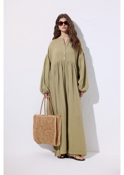 Müslin Düğmeli Rahat Elbise Adaçayı indirimleri