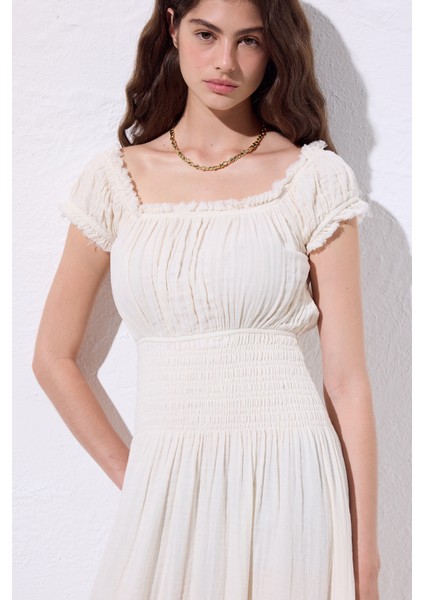 Müslin Büzgülü Elbise Bej modelleri