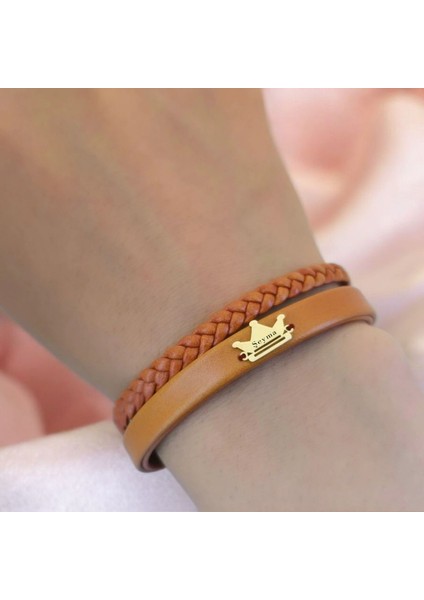 Şeyma İsmine Özel Taç Motifli 14 Ayar Altın Plakalı Kahverengi Derili Hediye Bileklik-511 İsim fırsatları