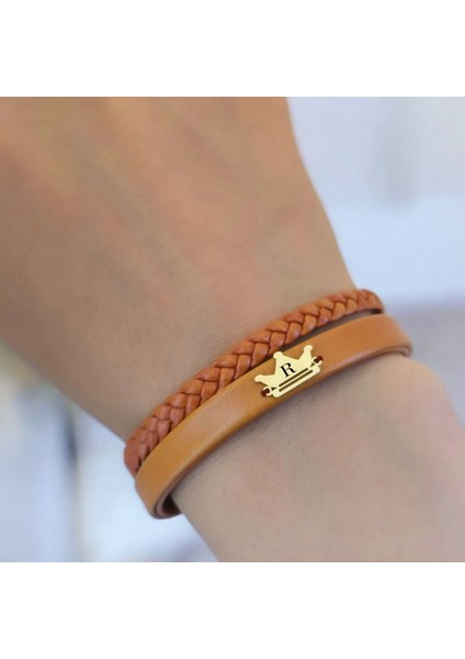 R Harfine Özel 14 Ayar Altın Plakalı Kahverengi Derili Taç Motifli Hediye Bileklik-511 Harf fırsatları