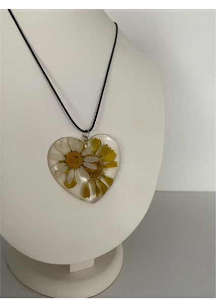 Kurutulmuş Çiçek Figürlü Kalp Kolye Deri Ipli Model 2 modelleri