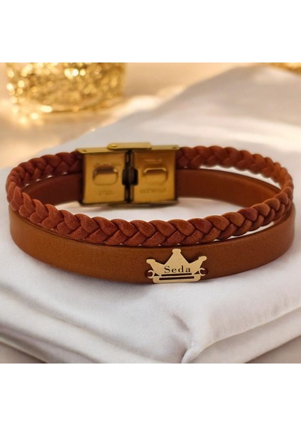 Seda İsmine Özel Kahverengi Derili Taç Motifli 14 Ayar Altın Plakalı Hediye Bileklik-511 İsim fiyatları