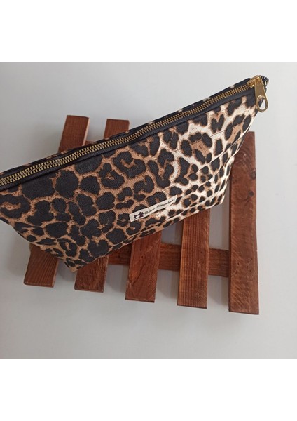 Leopar Desenli Şık Makyaj Çantası, Bej Renkli ve Kullanışlı Tasarım fiyatları