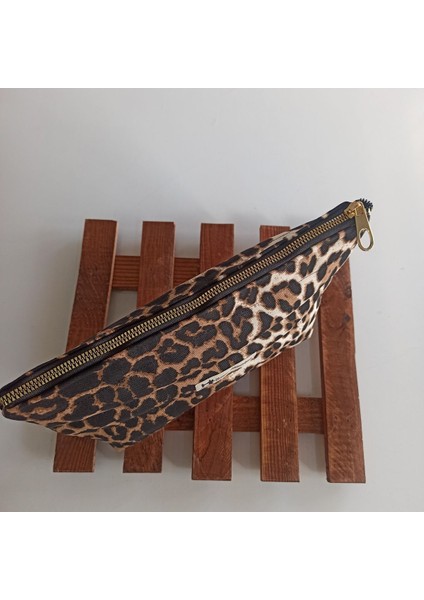Leopar Desenli Şık Makyaj Çantası, Bej Renkli ve Kullanışlı Tasarım modelleri