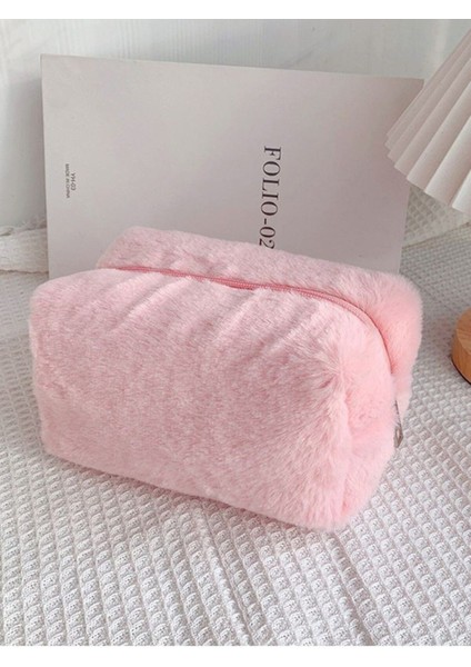 Pembe Peluş Makiyaj ve Seyahat Çantası, Şık ve Kullanışlı Tasarım
