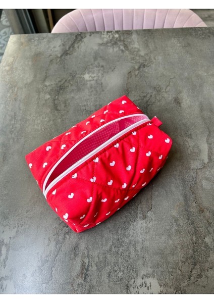 Kırmızı Kalp Desenli Orta Boy Makyaj Çantası, Şık ve Kullanışlı Tasarım fiyatları