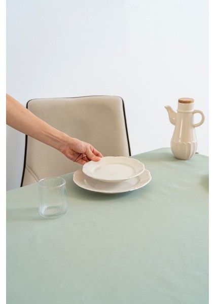 Florita Yeşil Punch Işlemeli Dertsiz Leke Tutmaz Masa Örtüsü 160X220 cm