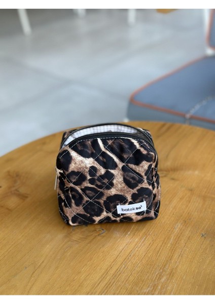 Leopar Desenli Kahverengi Küçük Makyaj Çantası, Şık ve Pratik Tasarım modelleri