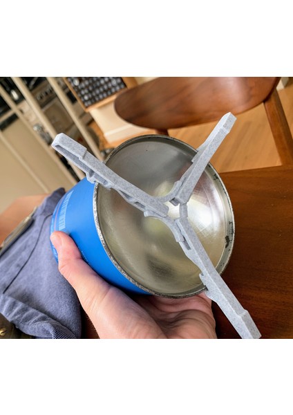 Kamp Sobası İçin Gaz Tenekesi Standı 3D indirimleri