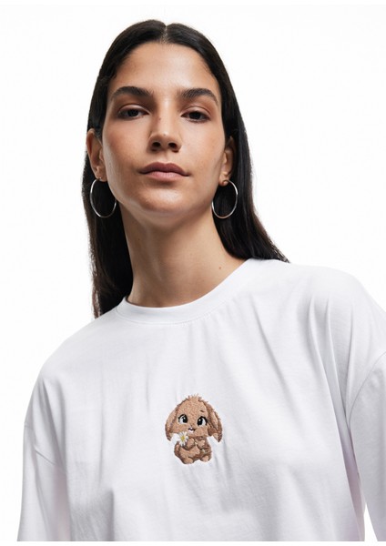 Kısa Kollu Bisiklet Yaka Pamuklu Köpek Işlemeli Oversize Tişört